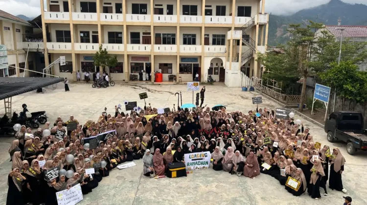 Pesantren Modern Maqamma Mahmuda Gelar Pawai Tarhib Ramadhan